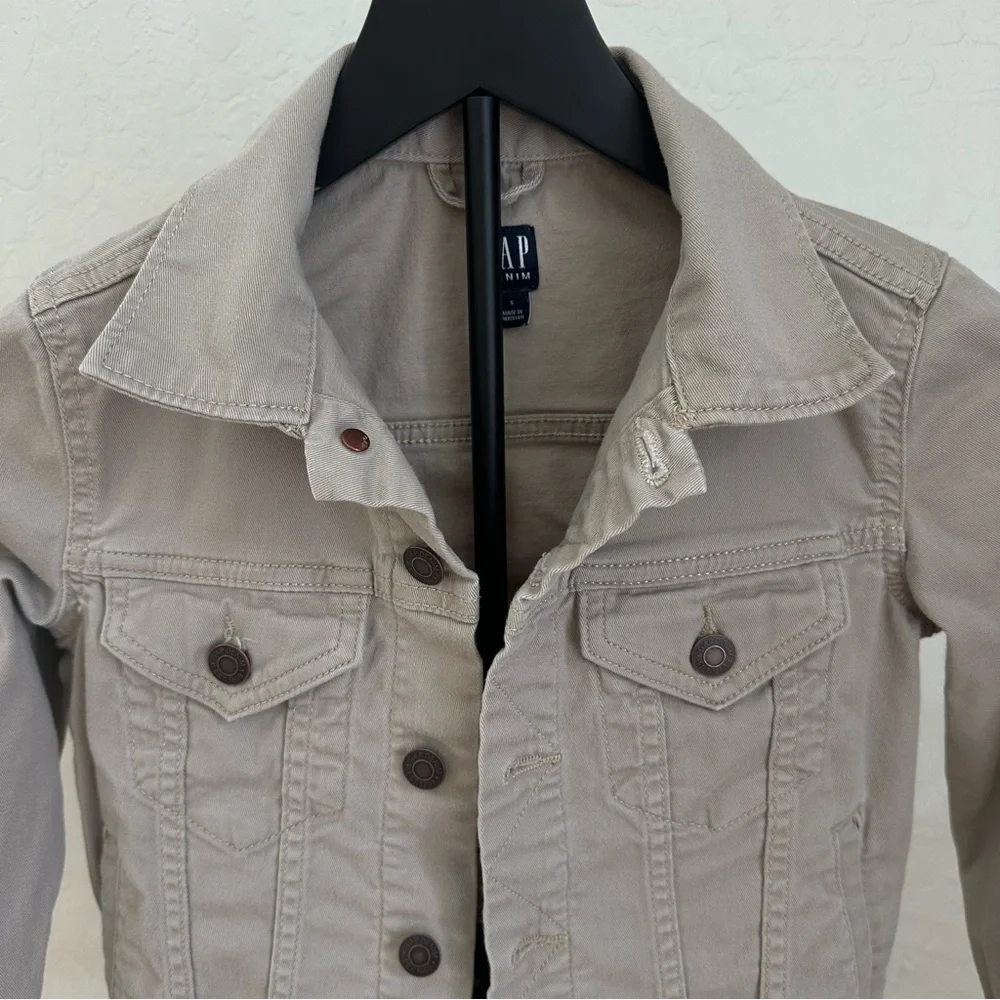 GAP Kids Girls Tan Denim Jacket. Size Small.